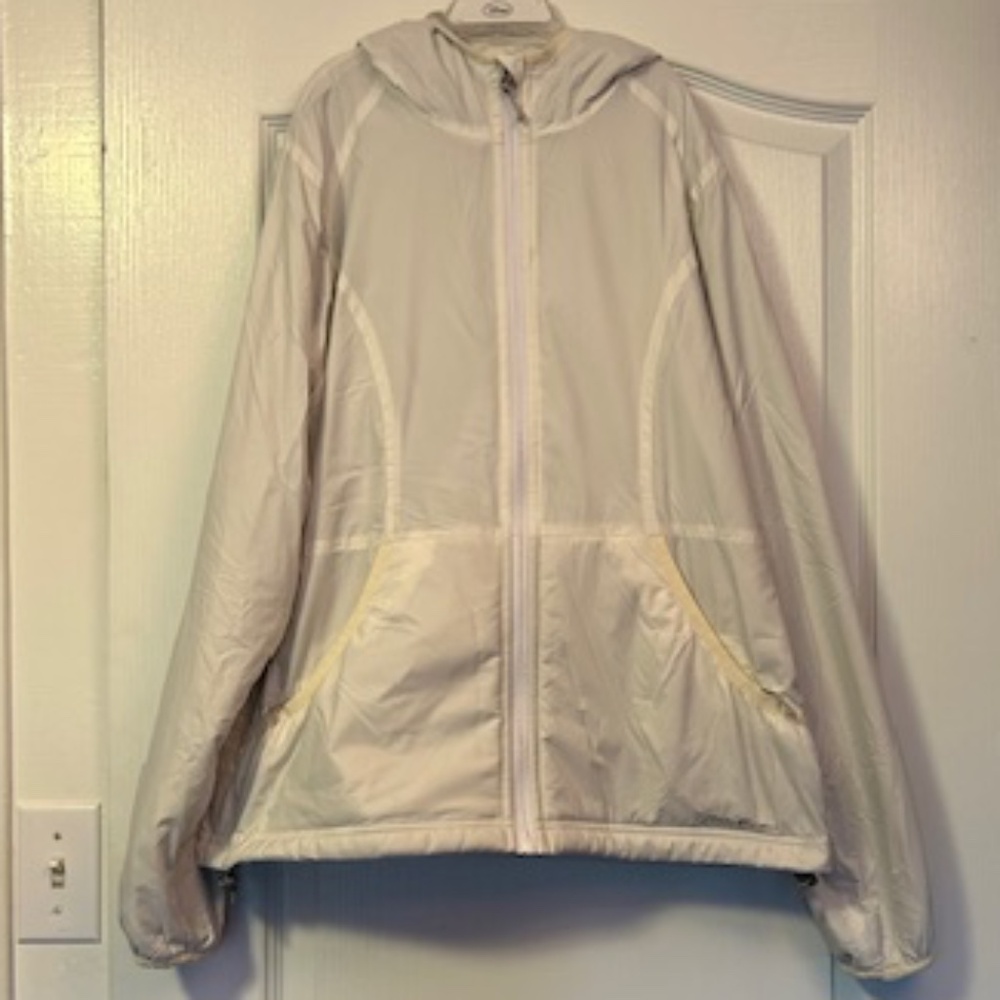 Eddie Bower White Puffy Jacket with soft interior -Size Small